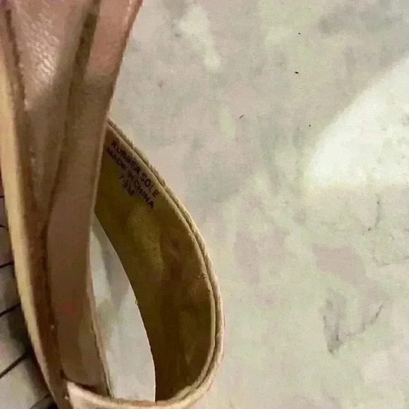 Ann Taylor Black and Cream Wedge Heel Size 7.5 - Picture 7 of 7